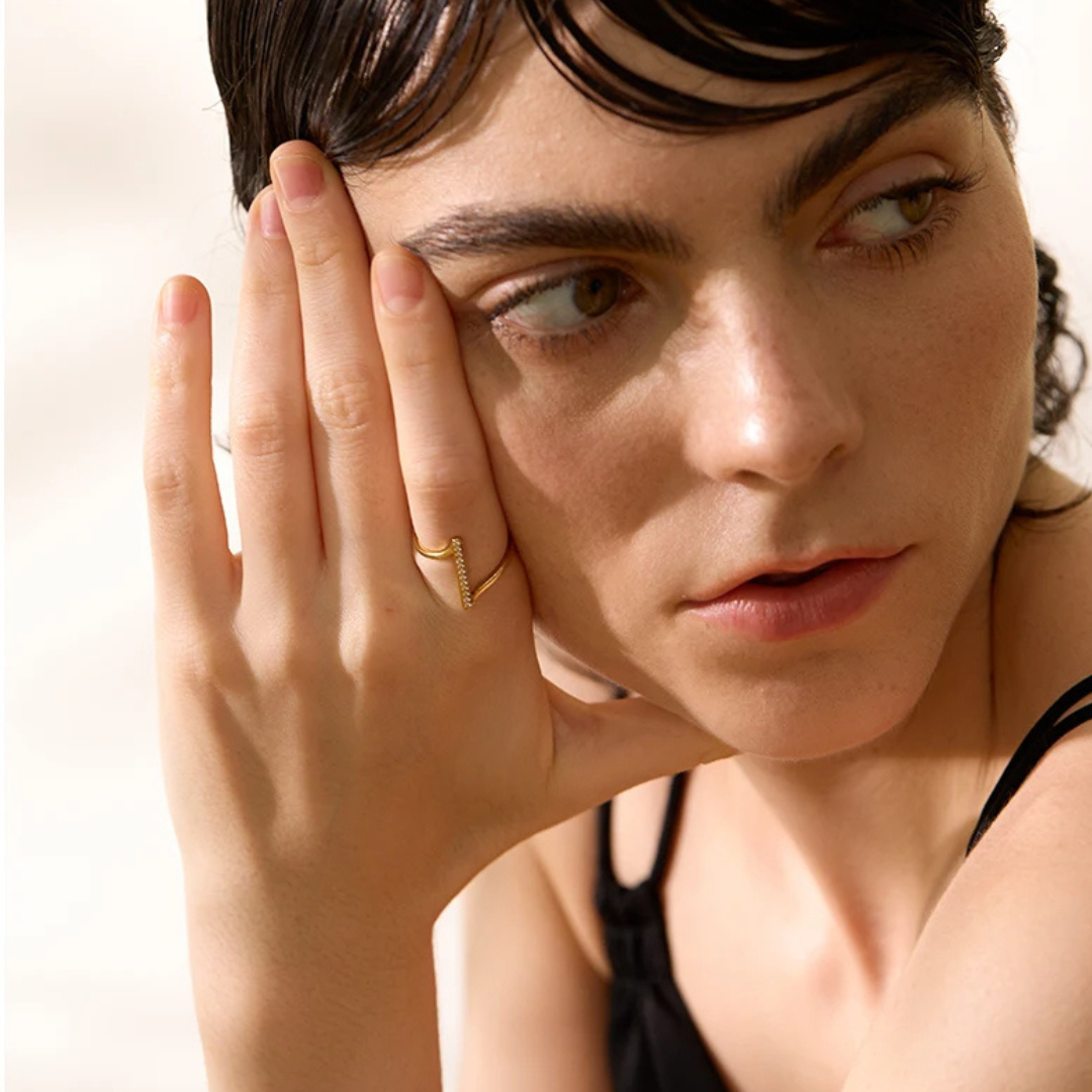 Linear Twist Ring