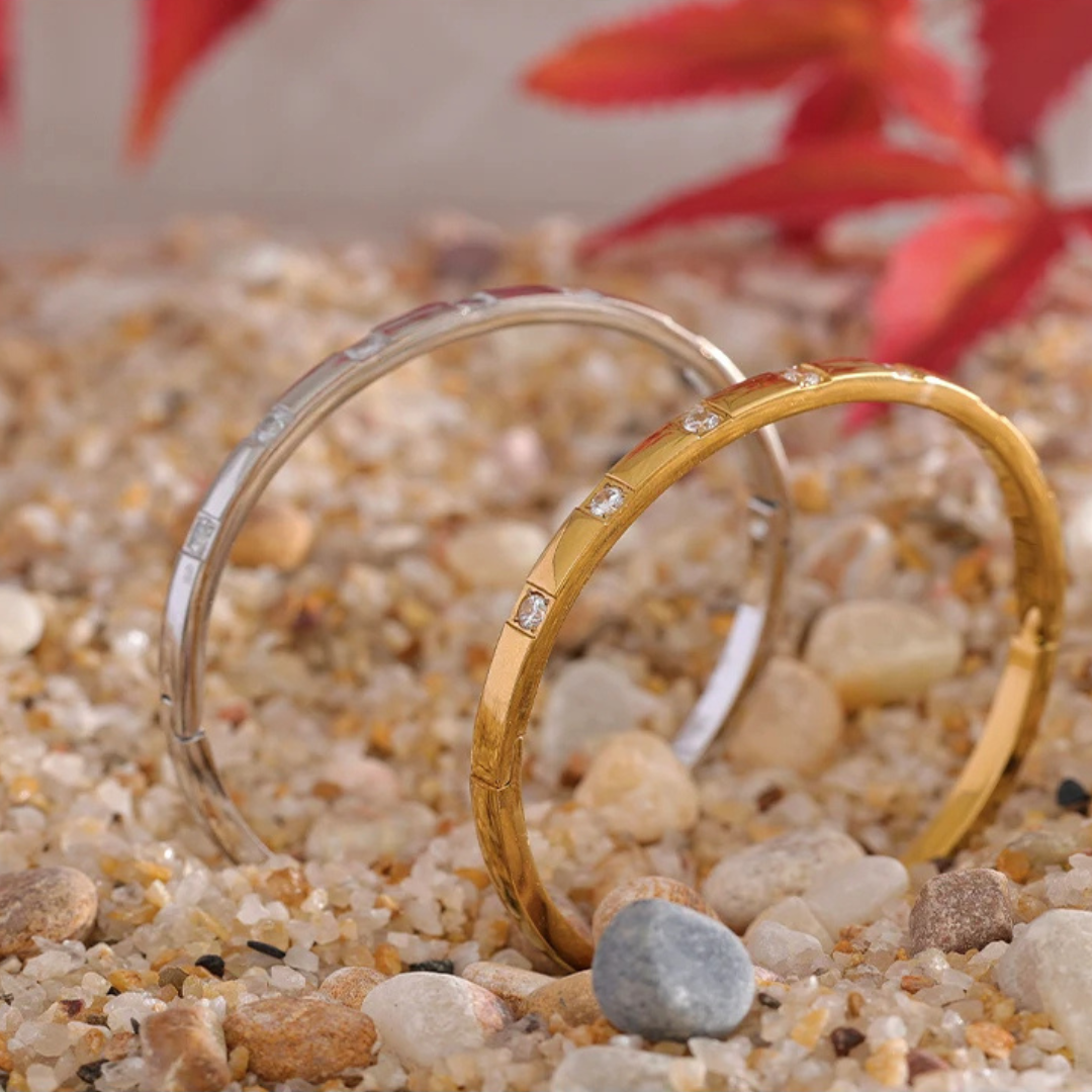 Lustre Zirconia Bangle