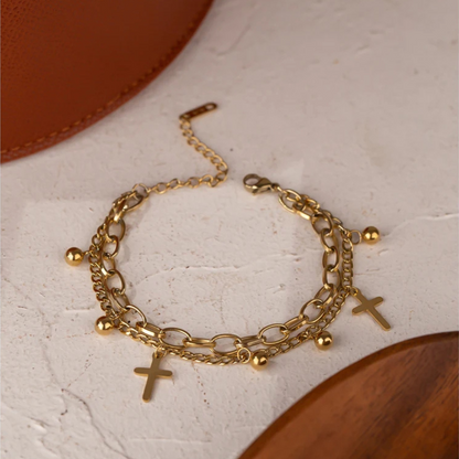 Armband mit mehrlagigem Kreuzanhänger