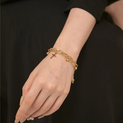Armband mit mehrlagigem Kreuzanhänger