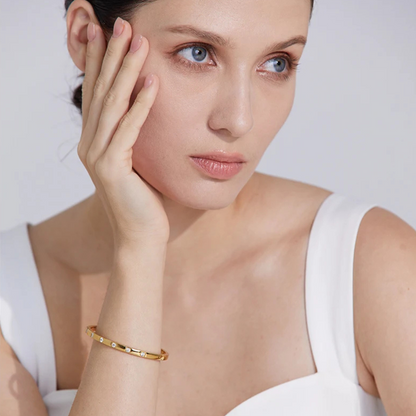 Lustre Zirconia Bangle