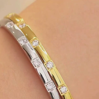 Lustre Zirconia Bangle