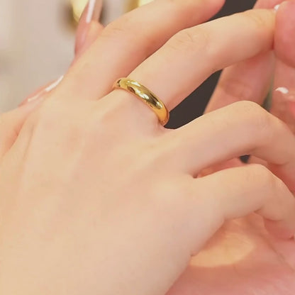 Klassischer glänzender Ring